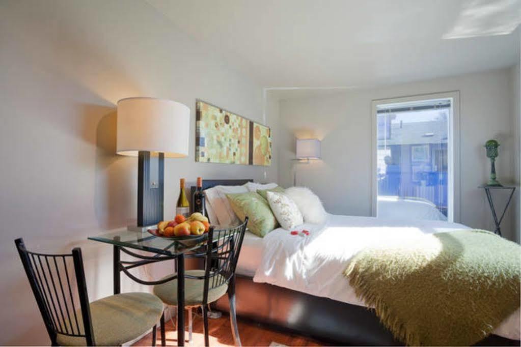 Fisherman'S Wharf Bed & Breakfast Victoria Ngoại thất bức ảnh