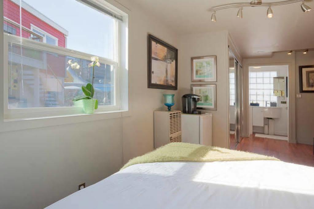 Fisherman'S Wharf Bed & Breakfast Victoria Ngoại thất bức ảnh